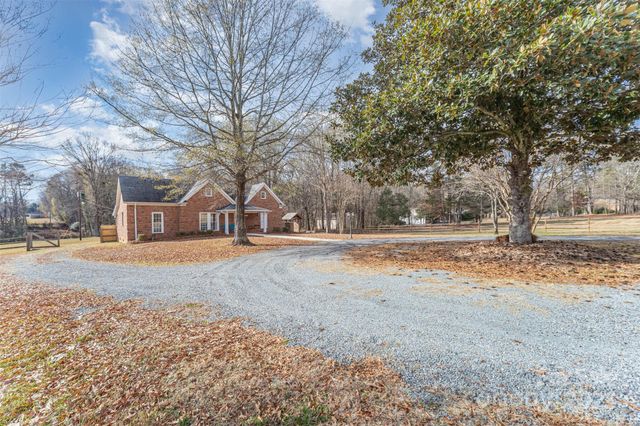 7523 Mcwhirter Road, Mint Hill, NC 28227