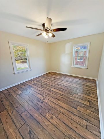 4550 Sweetser Avenue, Evansville, IN 47714