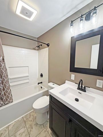 4550 Sweetser Avenue, Evansville, IN 47714