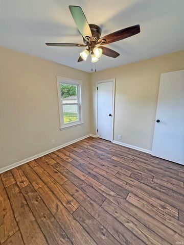 4550 Sweetser Avenue, Evansville, IN 47714