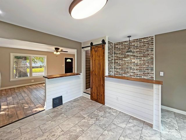 4550 Sweetser Avenue, Evansville, IN 47714