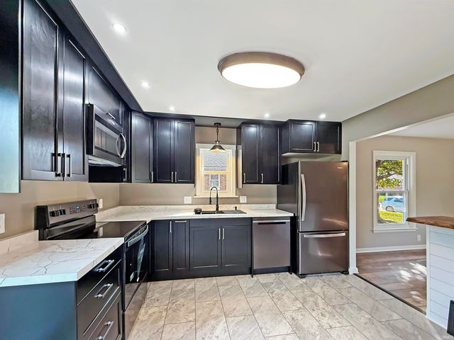 4550 Sweetser Avenue, Evansville, IN 47714