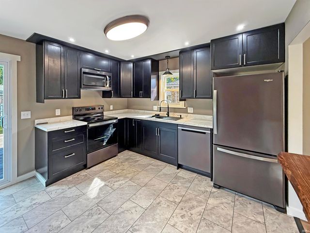 4550 Sweetser Avenue, Evansville, IN 47714