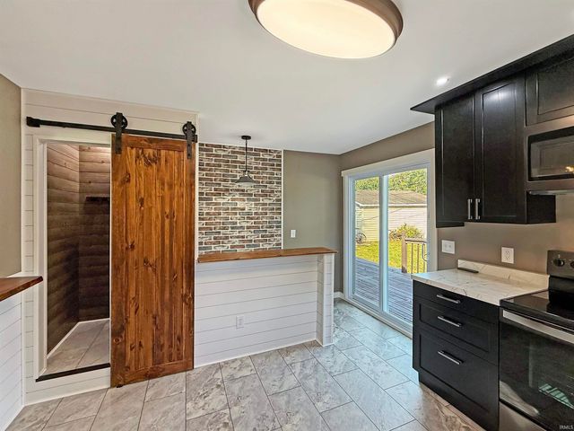 4550 Sweetser Avenue, Evansville, IN 47714