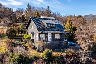 1035 N Main Street, Ashland, OR 97520