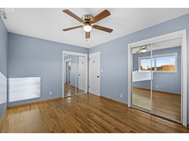 2488 W LORRAINE Ave, Roseburg, OR 97471