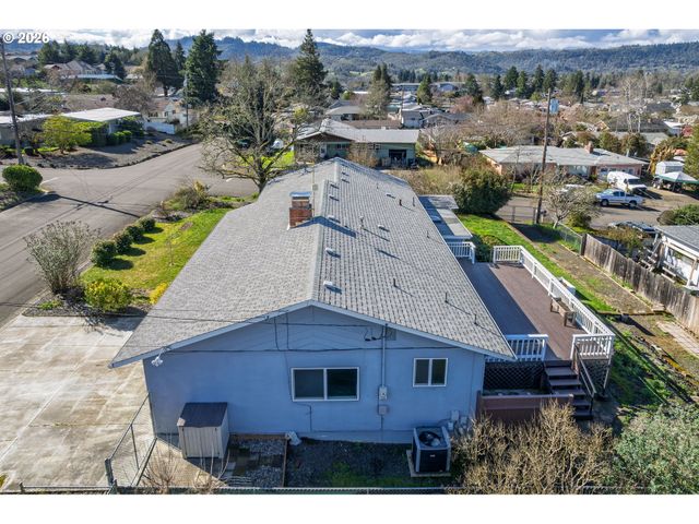 2488 W LORRAINE Ave, Roseburg, OR 97471