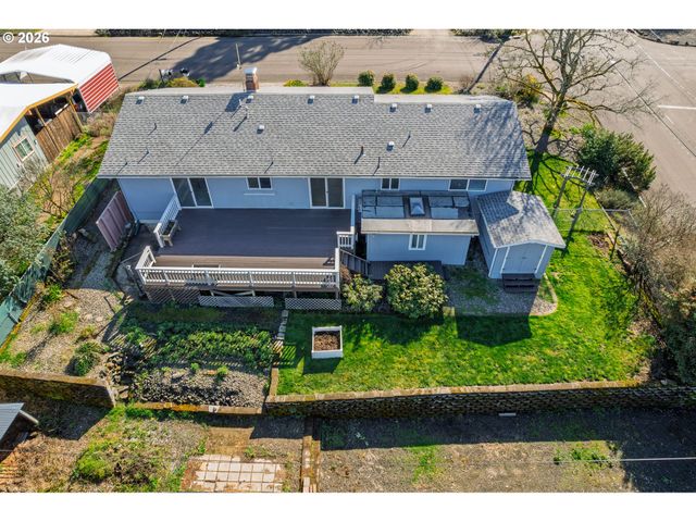 2488 W LORRAINE Ave, Roseburg, OR 97471