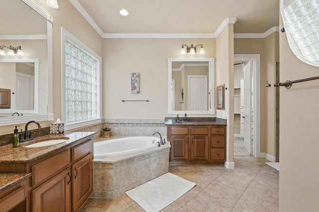 23 Mosaic Point Place, The Woodlands, TX 77389
