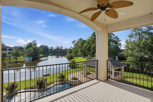 23 Mosaic Point Place, The Woodlands, TX 77389