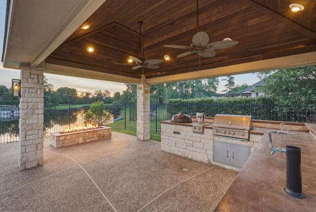23 Mosaic Point Place, The Woodlands, TX 77389