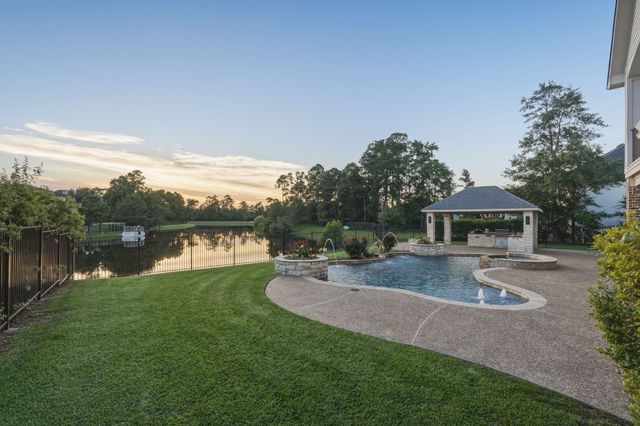 23 Mosaic Point Place, The Woodlands, TX 77389