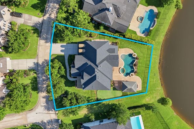 23 Mosaic Point Place, The Woodlands, TX 77389
