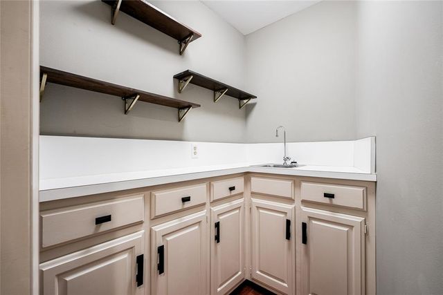 6325 Glenbrook Court, Oklahoma City, OK 73118