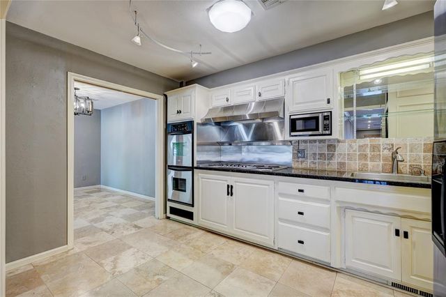 6325 Glenbrook Court, Oklahoma City, OK 73118