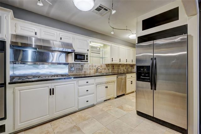 6325 Glenbrook Court, Oklahoma City, OK 73118