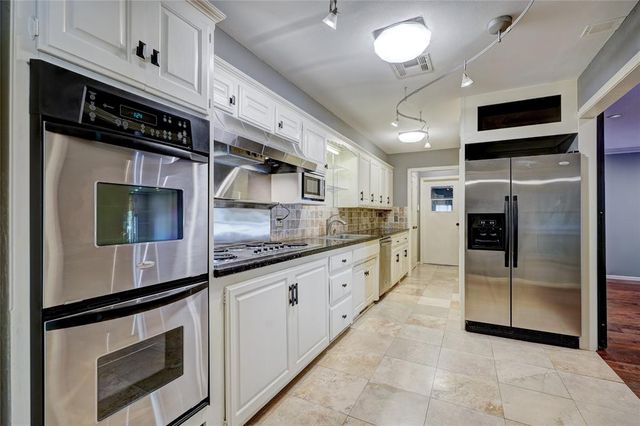 6325 Glenbrook Court, Oklahoma City, OK 73118