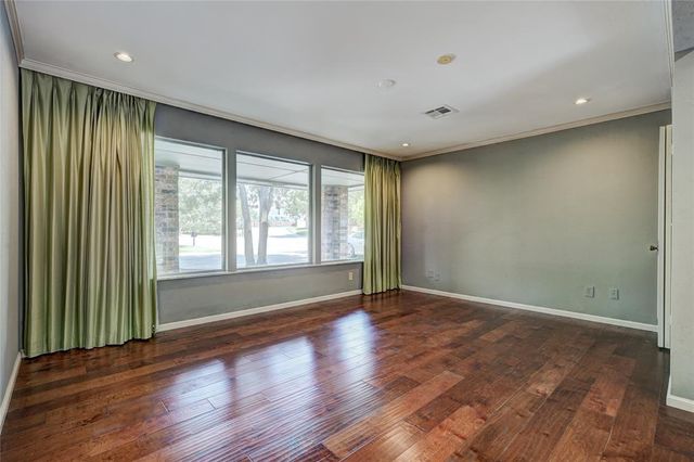 6325 Glenbrook Court, Oklahoma City, OK 73118