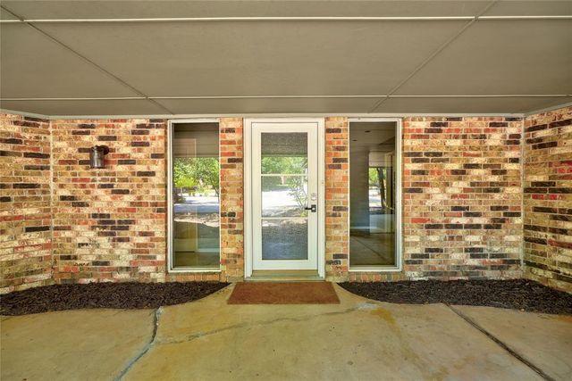 6325 Glenbrook Court, Oklahoma City, OK 73118