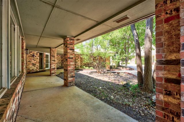 6325 Glenbrook Court, Oklahoma City, OK 73118