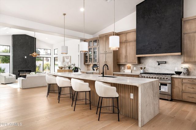 10228 N 55th Place, Paradise Valley, AZ 85253