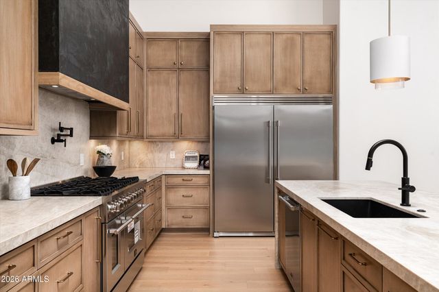 10228 N 55th Place, Paradise Valley, AZ 85253