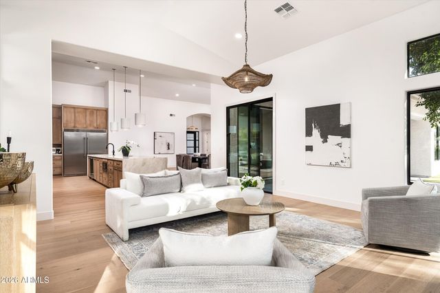 10228 N 55th Place, Paradise Valley, AZ 85253