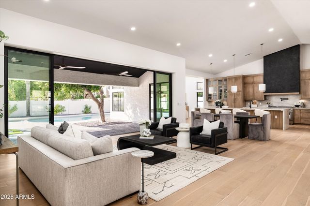 10228 N 55th Place, Paradise Valley, AZ 85253