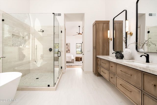 10228 N 55th Place, Paradise Valley, AZ 85253