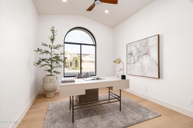 10228 N 55th Place, Paradise Valley, AZ 85253