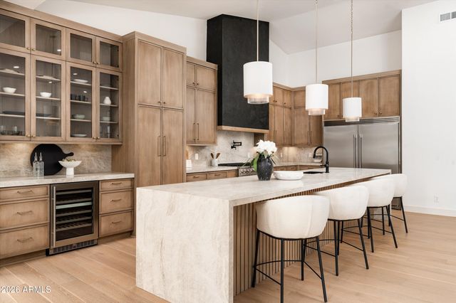 10228 N 55th Place, Paradise Valley, AZ 85253