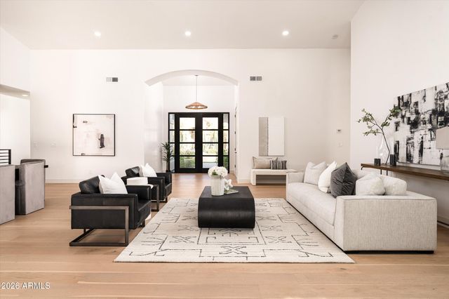 10228 N 55th Place, Paradise Valley, AZ 85253