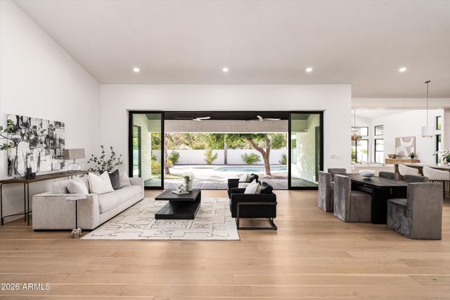 10228 N 55th Place, Paradise Valley, AZ 85253