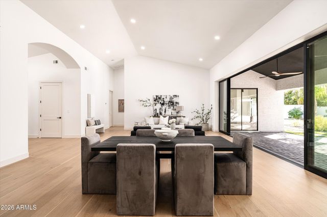 10228 N 55th Place, Paradise Valley, AZ 85253