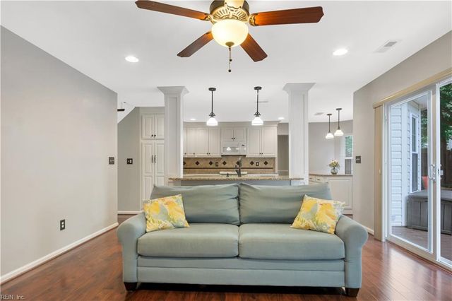 349 Rivers Ridge CIR, Newport News, VA 23608
