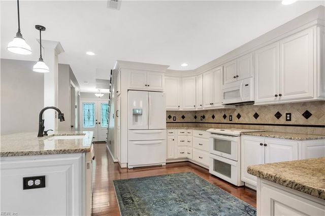 349 Rivers Ridge CIR, Newport News, VA 23608