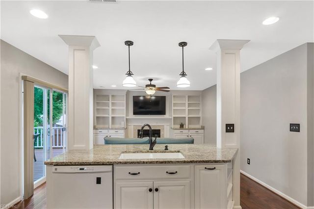 349 Rivers Ridge CIR, Newport News, VA 23608