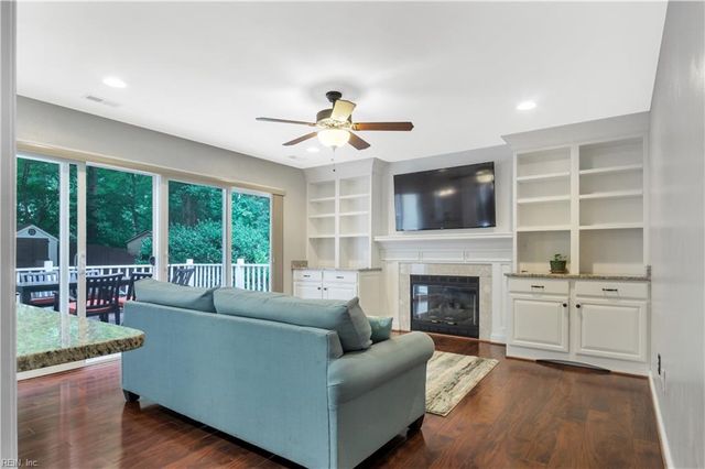 349 Rivers Ridge CIR, Newport News, VA 23608