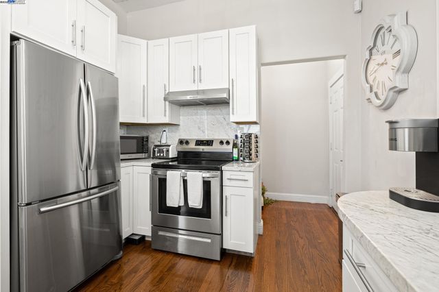 2207 E 21St St, Oakland, CA 94606