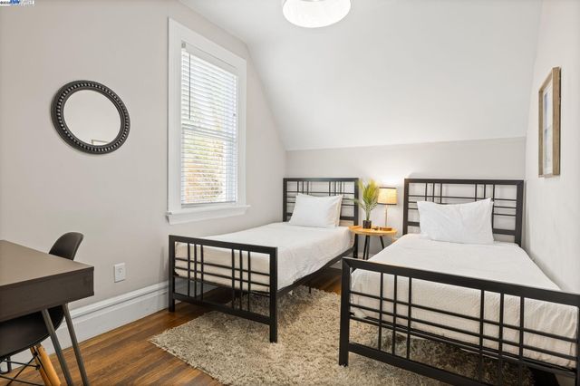 2207 E 21St St, Oakland, CA 94606