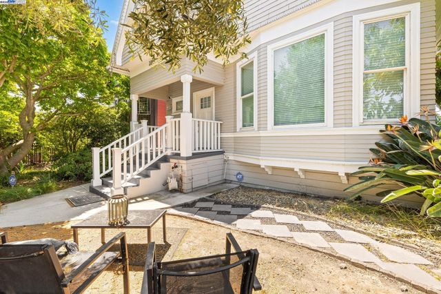 2207 E 21St St, Oakland, CA 94606