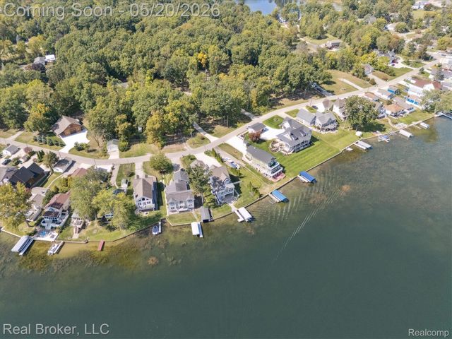 16295 Whitehead Drive, Argentine Township, MI 48451