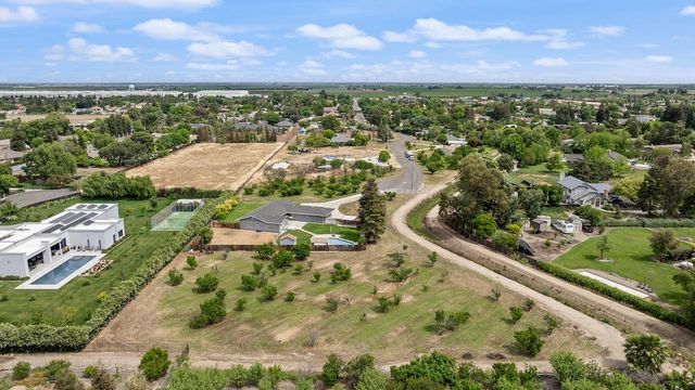 8540 W Bates Ct, Tracy, CA 95304