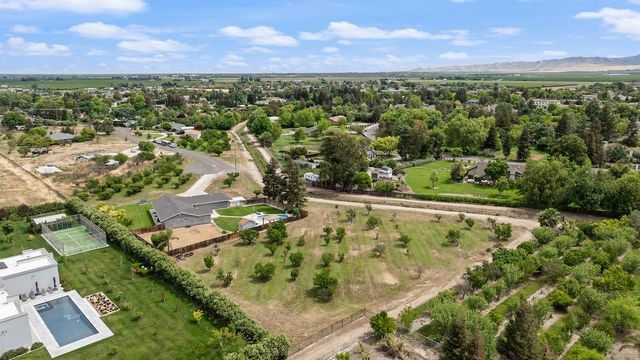8540 W Bates Ct, Tracy, CA 95304