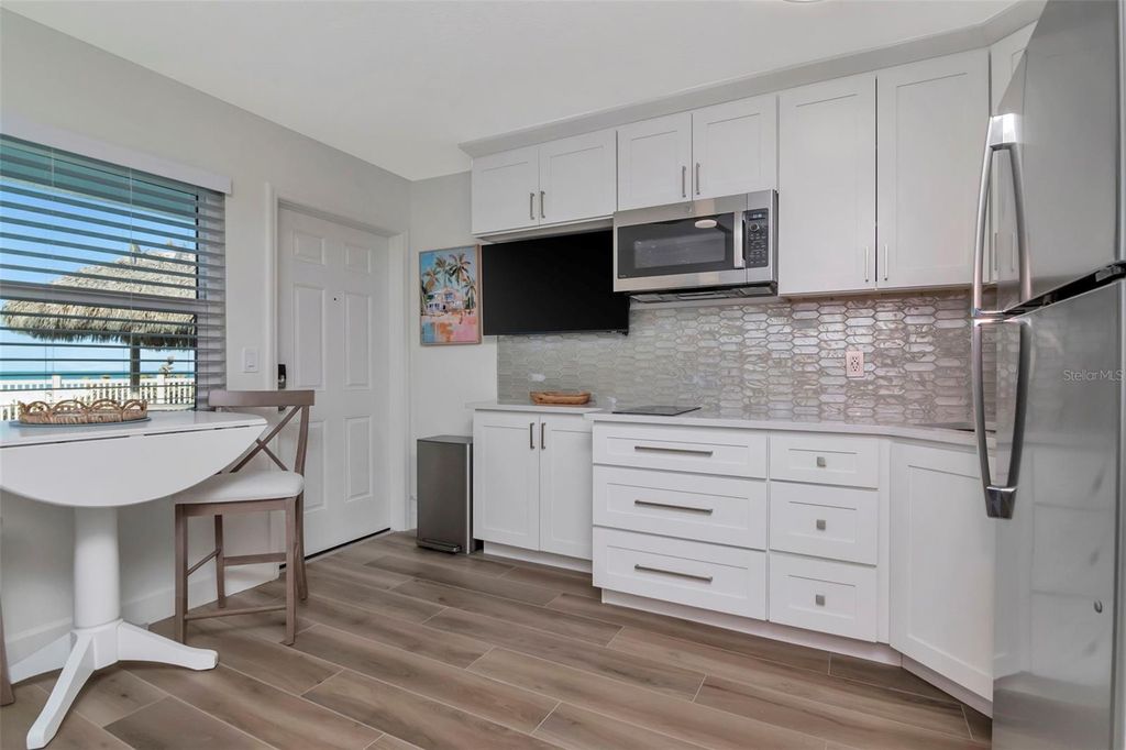 Image 13 of property listing at 2700 GULF BOULEVARD W2, Belleair Beach, FL 33786