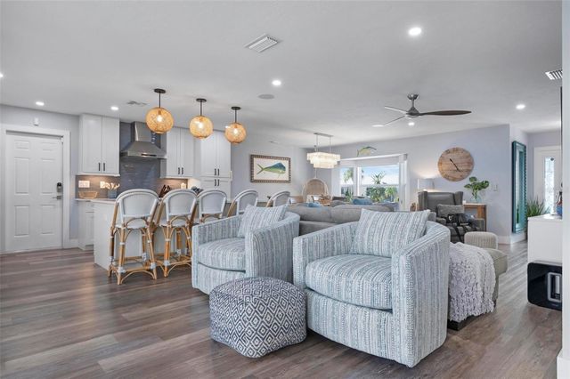 3915 COCONUT TERRACE, Bradenton, FL 34210