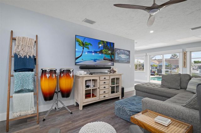 3915 COCONUT TERRACE, Bradenton, FL 34210