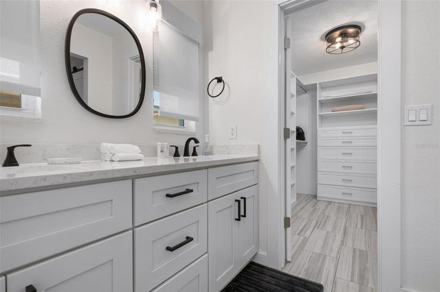 3915 COCONUT TERRACE, Bradenton, FL 34210