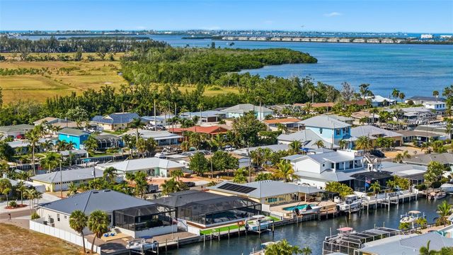 3915 COCONUT TERRACE, Bradenton, FL 34210