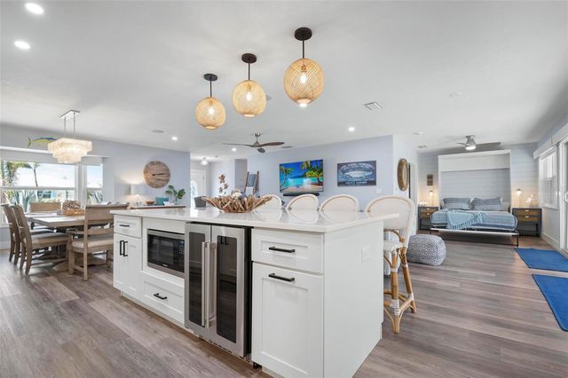 3915 COCONUT TERRACE, Bradenton, FL 34210